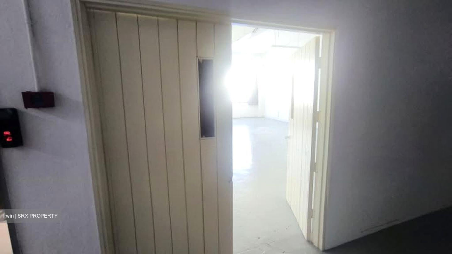 Sin Cheong Building (D20), Factory #575925601